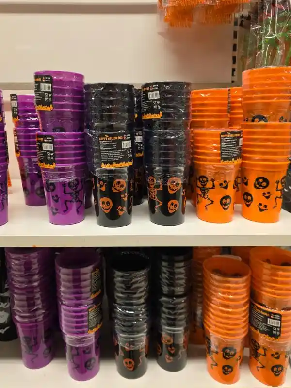 Dollarstore Halloween mugg för halloweenfest
