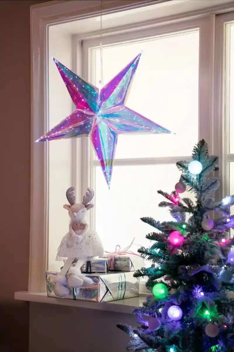 Rusta jul 2024 pressbilder julstjärna Prisma barnrum färgglad