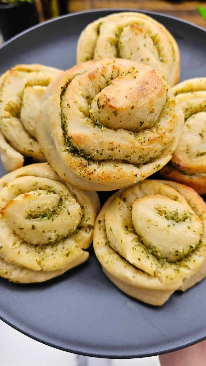 vitlöksbröd i bullform recept
