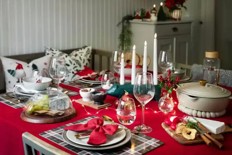 Juldukning röd duk servettring rosett Rusta jul 2024