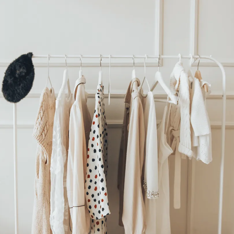 vårinredning städa ur garderobern