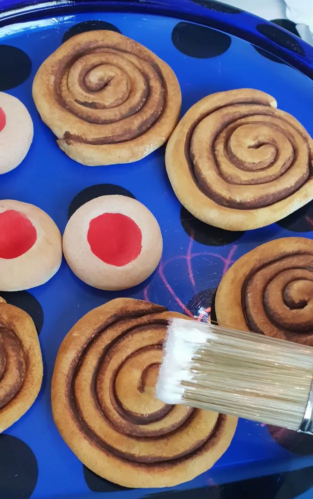 Måla trolldeg med vattenfärg