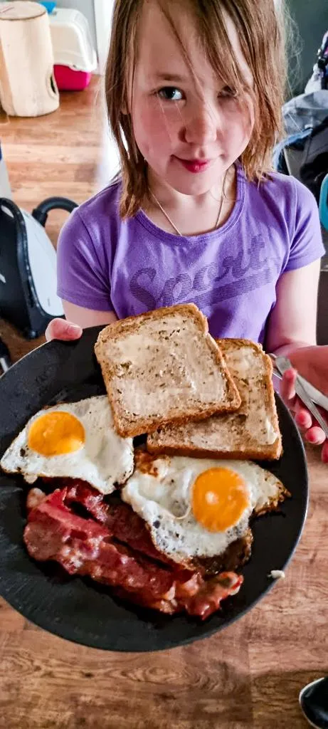 Låt barnen laga mat - bästa tipsen för alla åldrar!