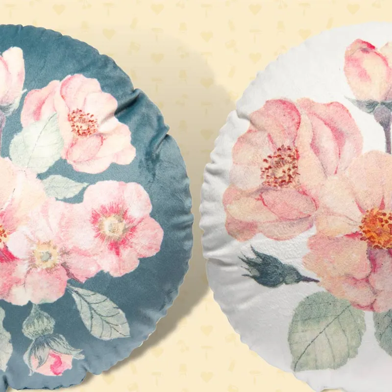 Rusta vårnyheter 2023 - blommiga runda kuddar