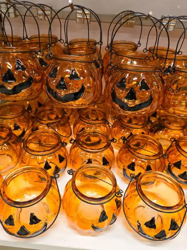 Dollarstore Halloween ljuslykta pumpa med upphängning